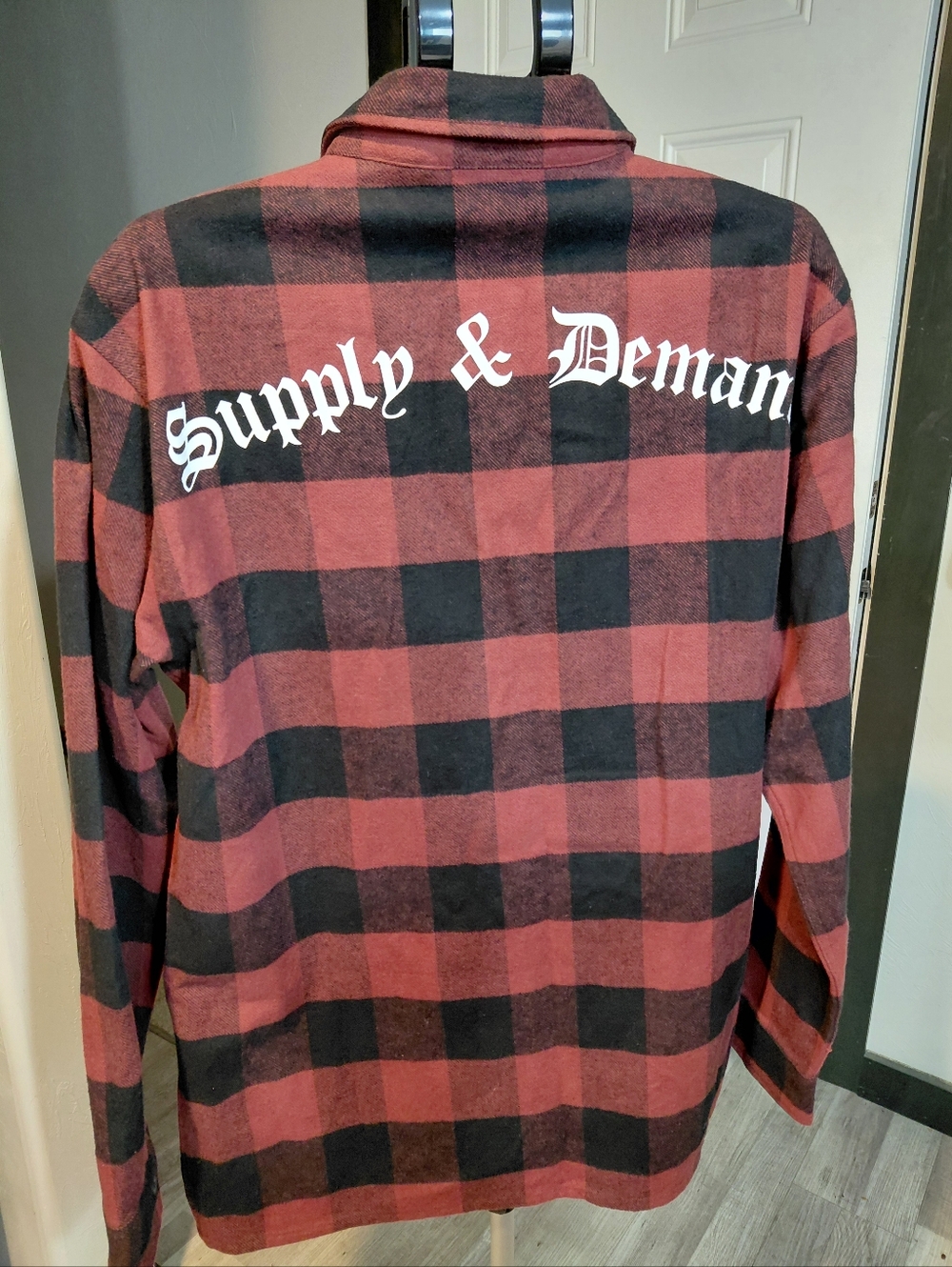 NWT Streetwear By Supply & Demand Maroon & Black Plaid Flannel Shirt Mens Large